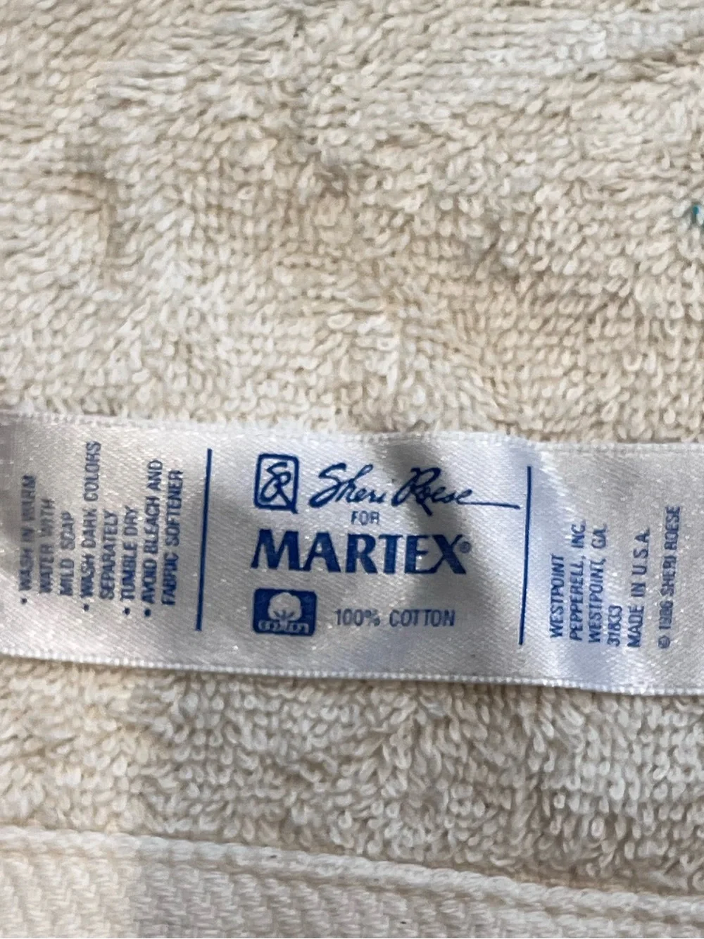 Vintage Martex Sheri Rose Bath Towel Geometric Floral 24x48 Made in USA